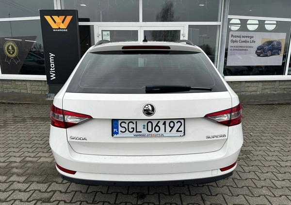 Skoda Superb cena 64900 przebieg: 214540, rok produkcji 2017 z Boguchwała małe 79